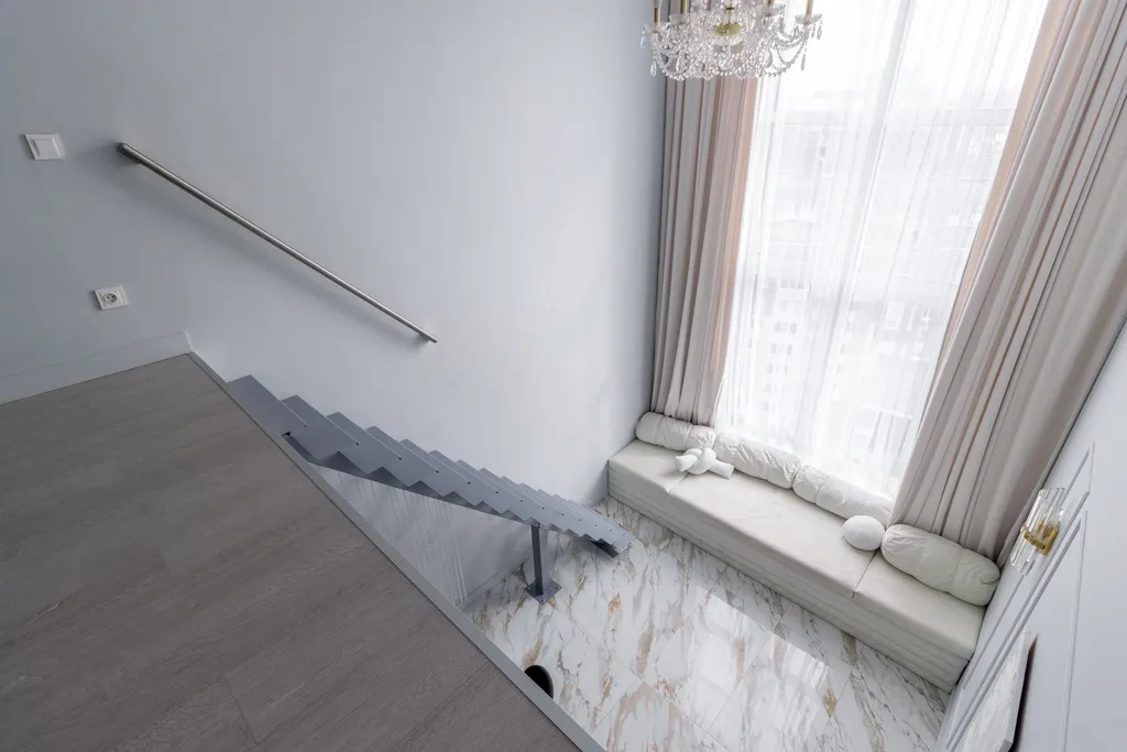 Двухуровневая студия с панорамным видом на город