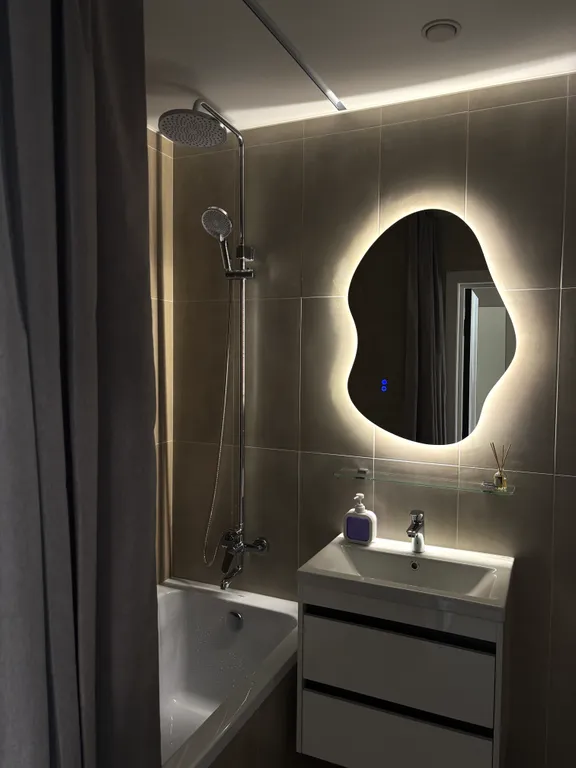 Шикарная евродвушка, высокий этаж, красивый вид, близко центр города