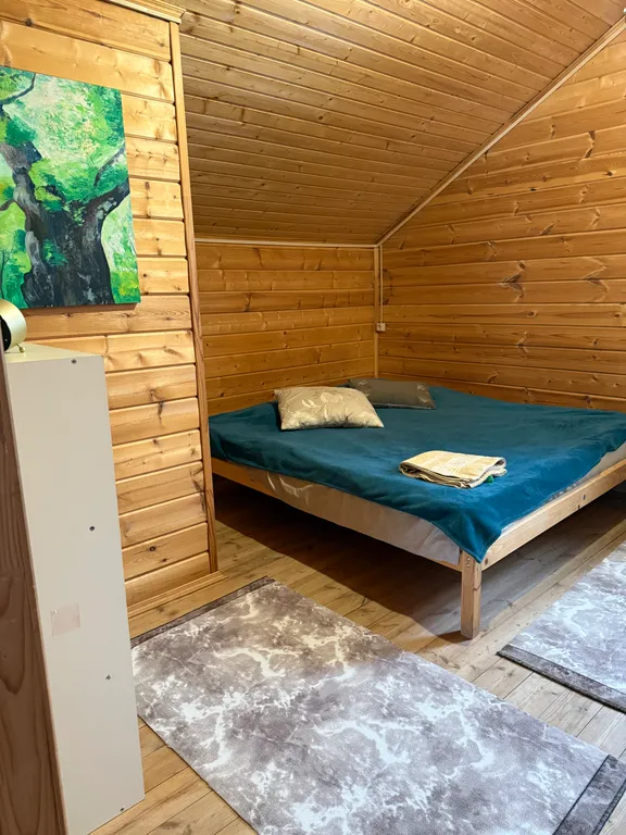 Уютный дом с пятью спальнями на берегу водохранилища