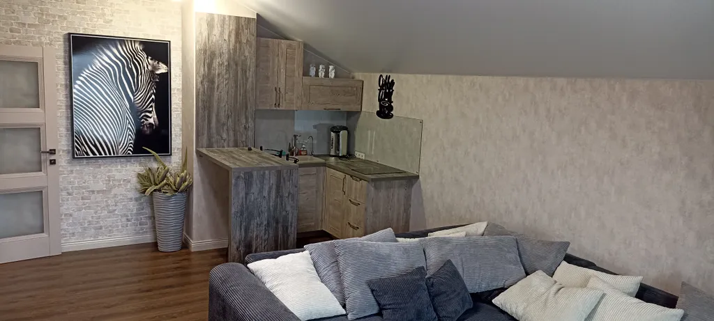 Домик у озера