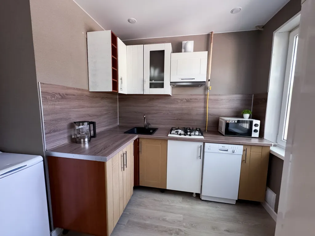 2‑комн. квартира рядом с Долиной уюта на пр. Кольский, 26