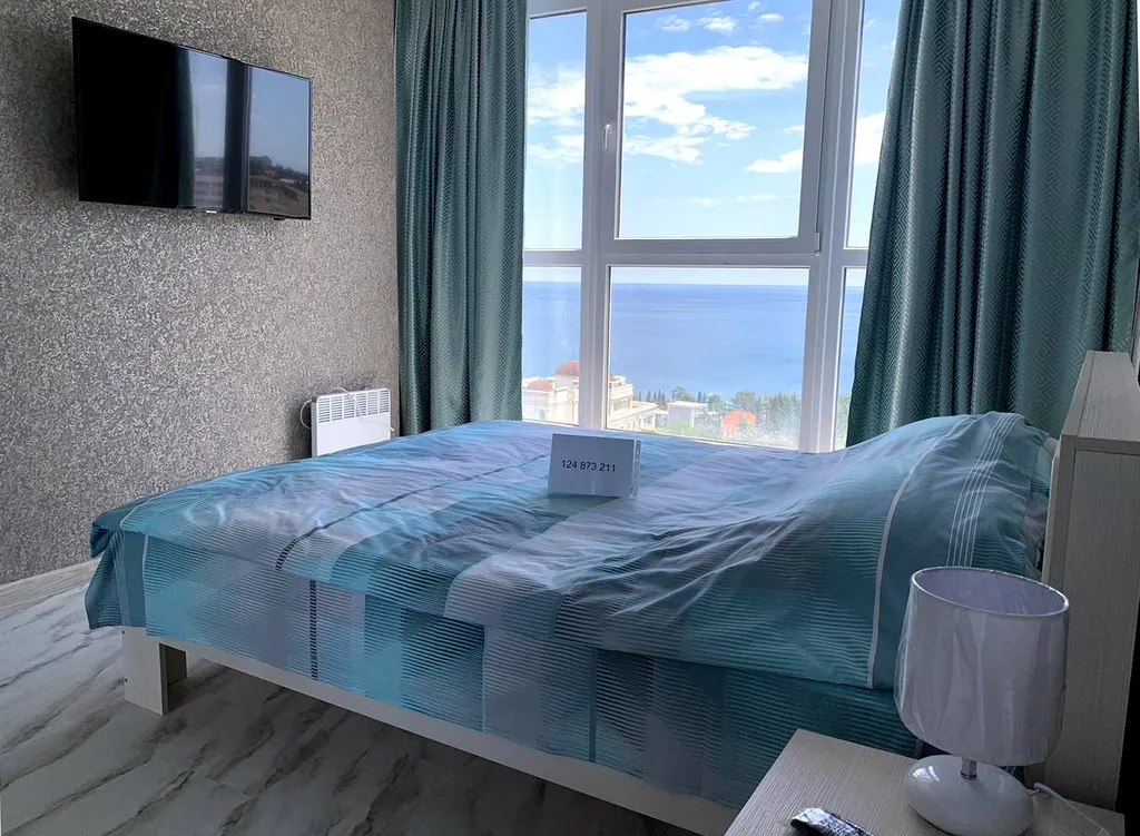 Квартира с видом на море рядом с набережной — аренда посуточно в Алушта