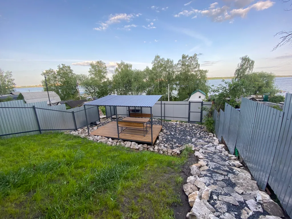 Дом на берегу водохранилища