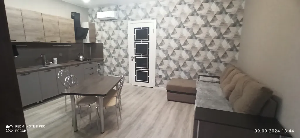 Домик на 4 человека две комнаты кухня гостиная и спальня