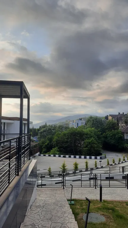 Квартира с посудомойкой, балконом и бассейном