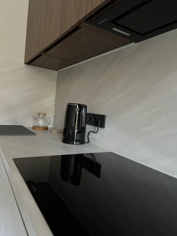 Новые апартаменты у моря в живописном месте в центре