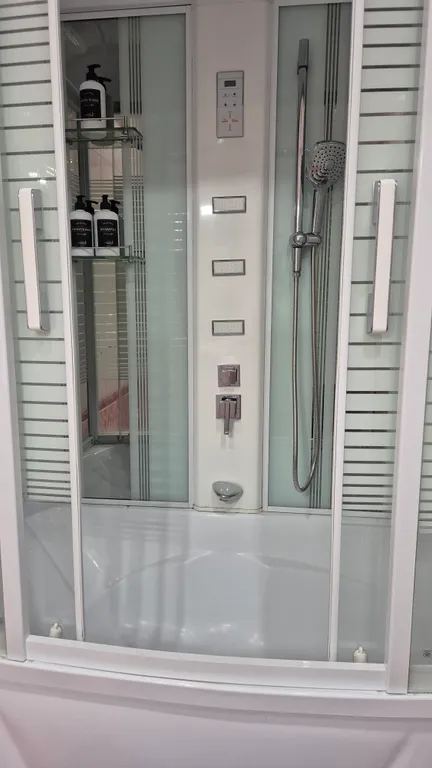 Уютная двухкомнатная квартира с камином на Завелечье