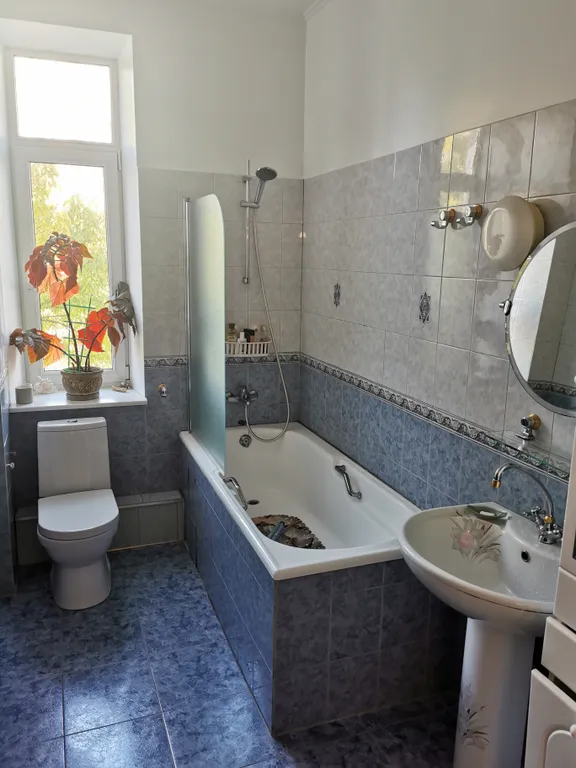 2-комнатная сталинка с террасой в ультрацентре с парковочным местом