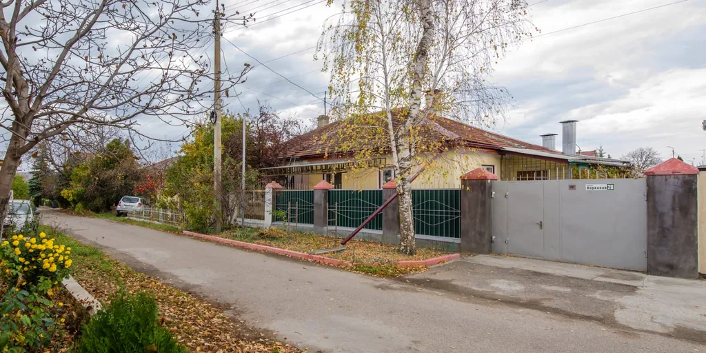 Коттедж Дом в центре с отдельным двором — аренда посуточно в Кисловодск