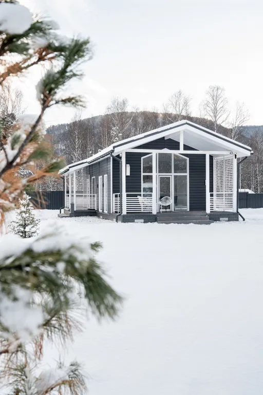 Уютный дом около реки Мана с баней