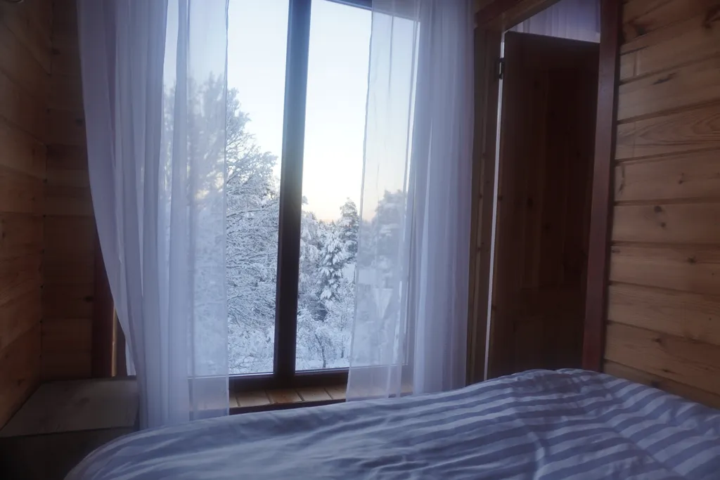 Домик на горке с баней