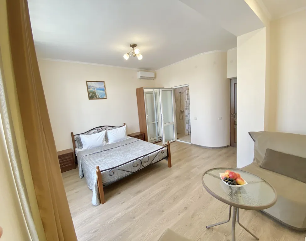 Четырёхместная с балконом комната - комфорт