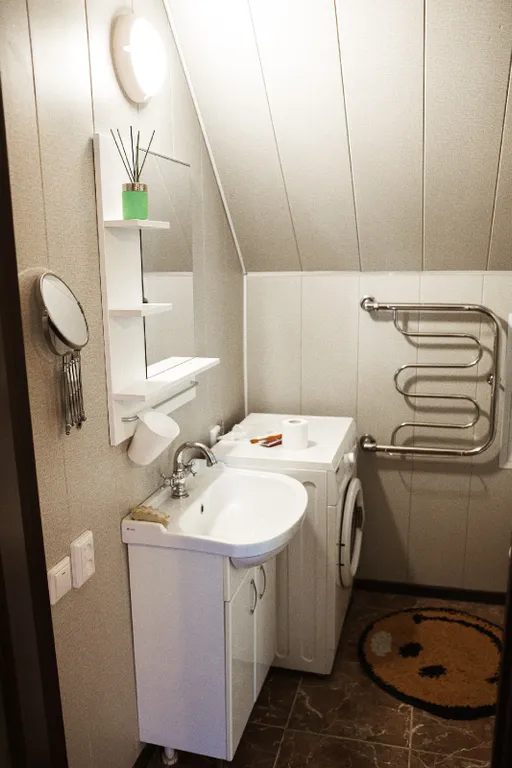 Коттедж Рябиновый домик с видом на лес и реку — Агалатово