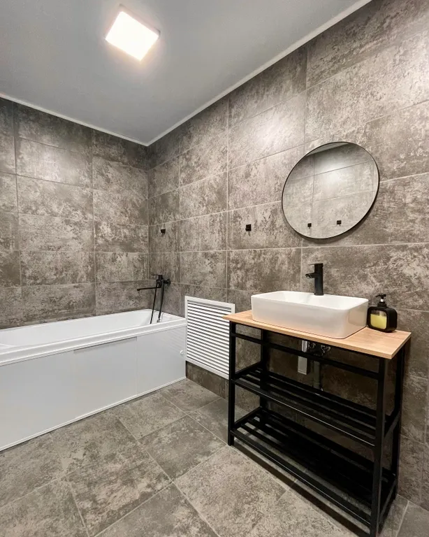 Дом у подножия горы