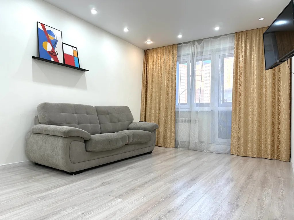 Просторная 2-к квартира в центре. Не берем оплату за финальную уборку