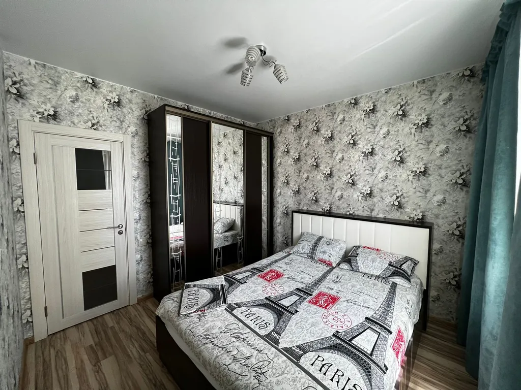 Квартира 2-комнатная Квартира — Свердловский