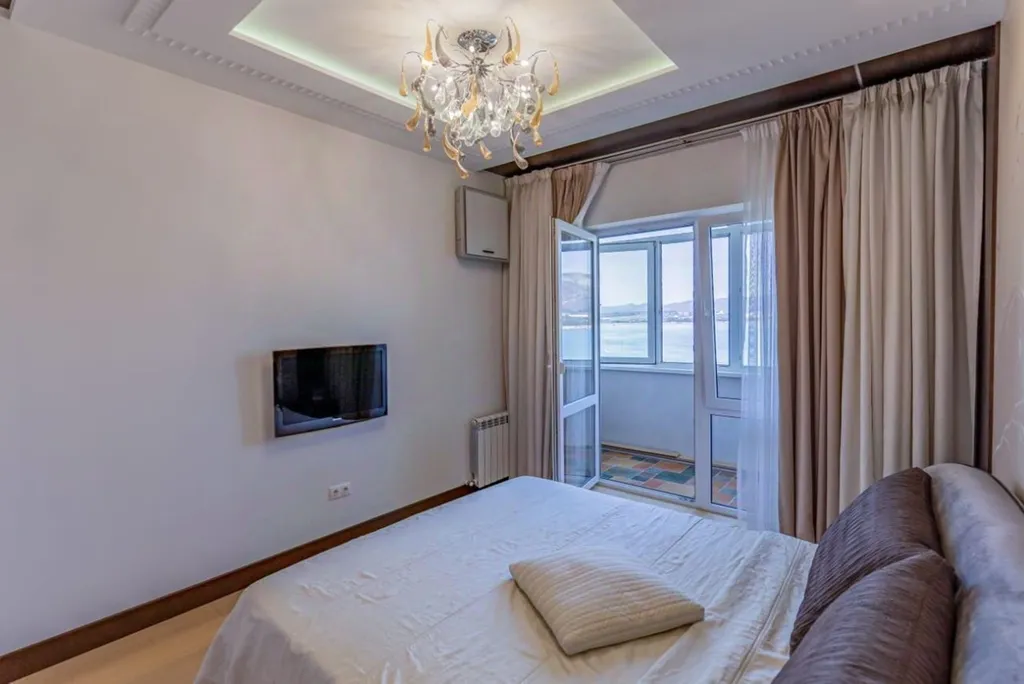 2-комнатная квартира с красивейшим видом на море и горы