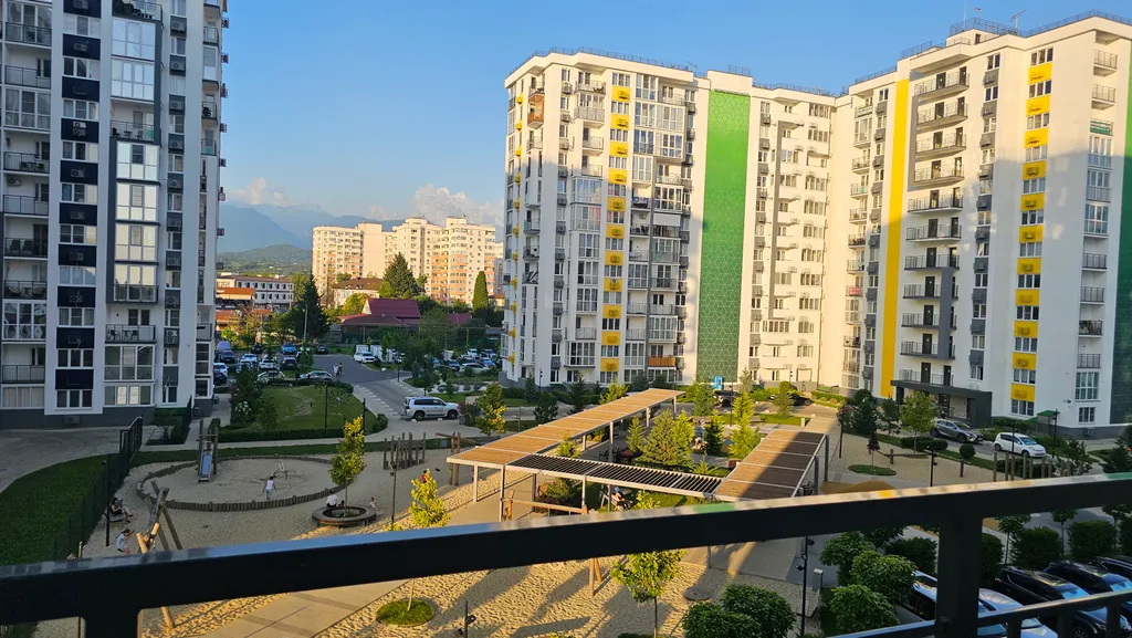 Квартира Апартаменты с видом на горы и детскую площадку — Сочи