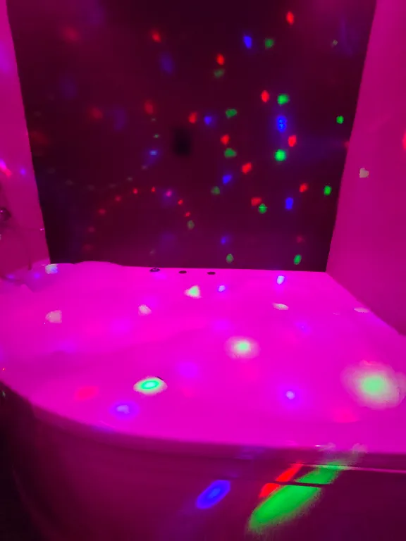 Релакс cтудия с джакузи на двоиx