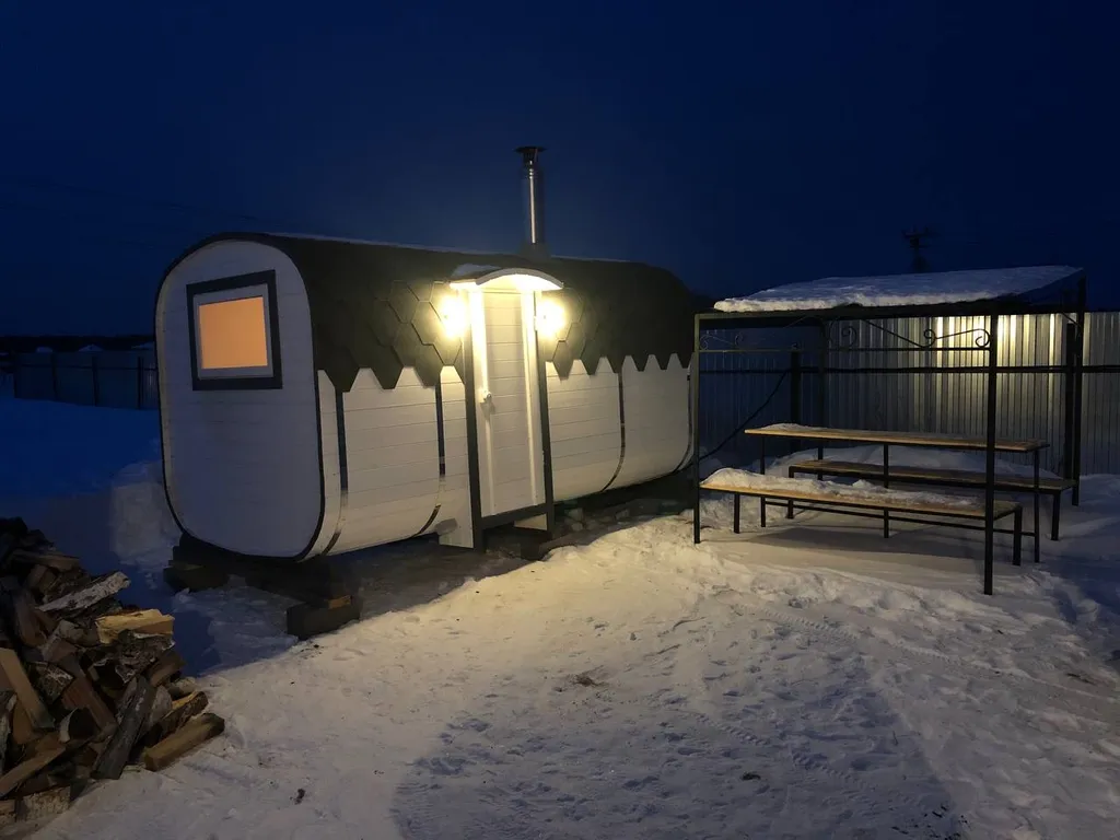 Уютный домик в окружении леса и горячих источников