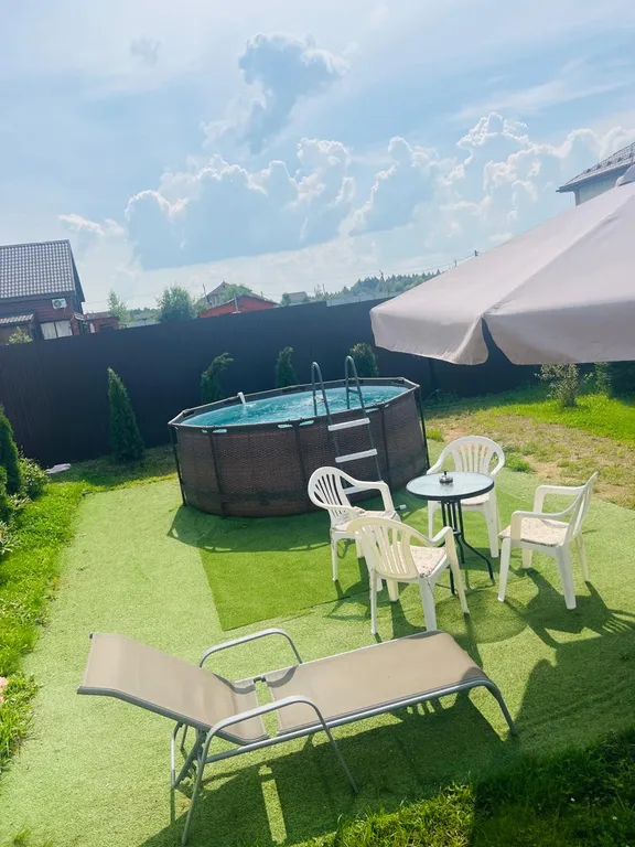 Загородный дом с баней в километре от прекрасного города