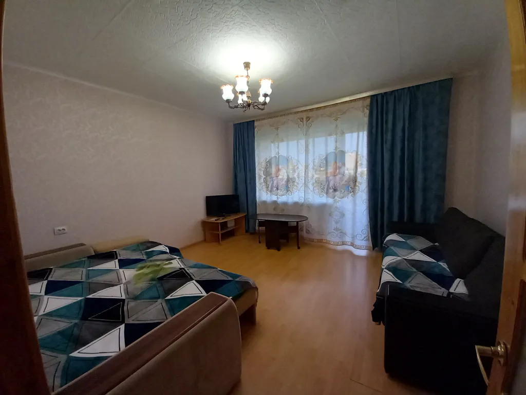 Уютная квартира в центре города — аренда посуточно в Мирный