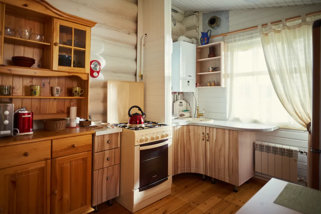 Дом у пруда