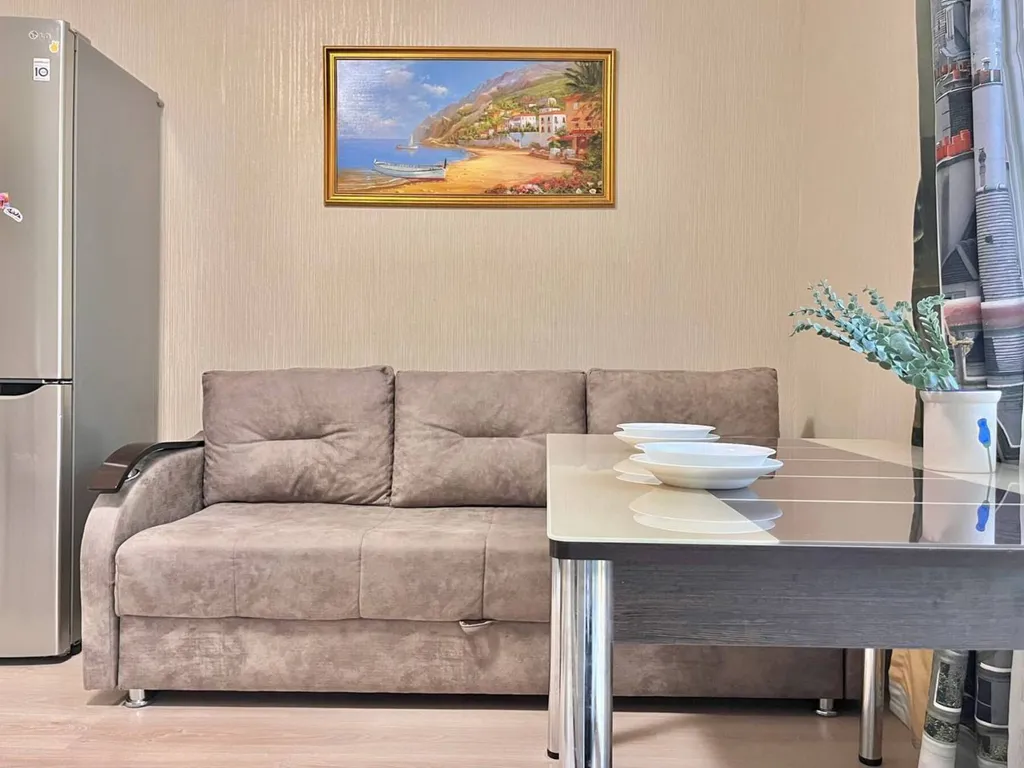 Евродвушка Апарт Гулливер с лоджией в центре