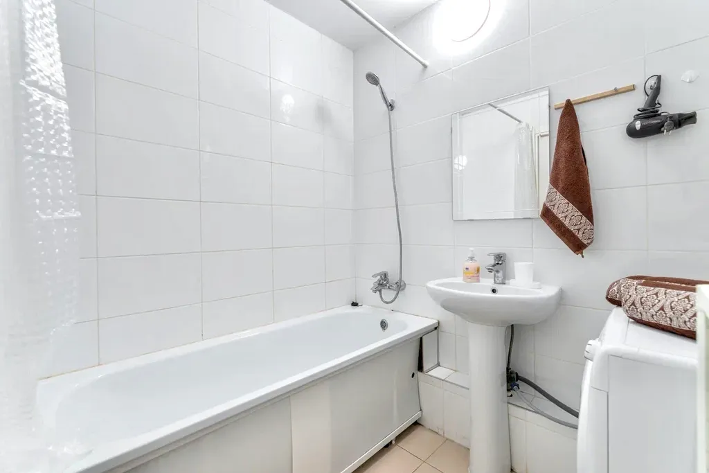 Шикарная 2-комнатная квартира с раздельными комнатами и балконом