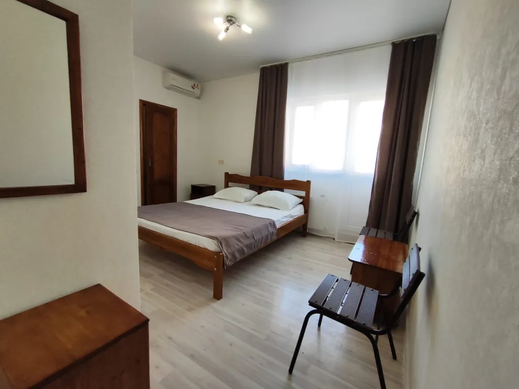 Квартира Квартира Номер в гостевом доме с бассейном, в Голубой бухте — Геленджик