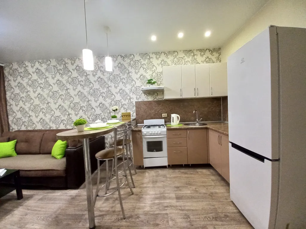 Евродвушка с панорамным остеклением рядом с зоопарком