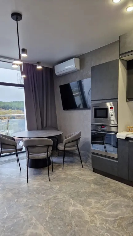 Видовой апартамент-студия резиденция