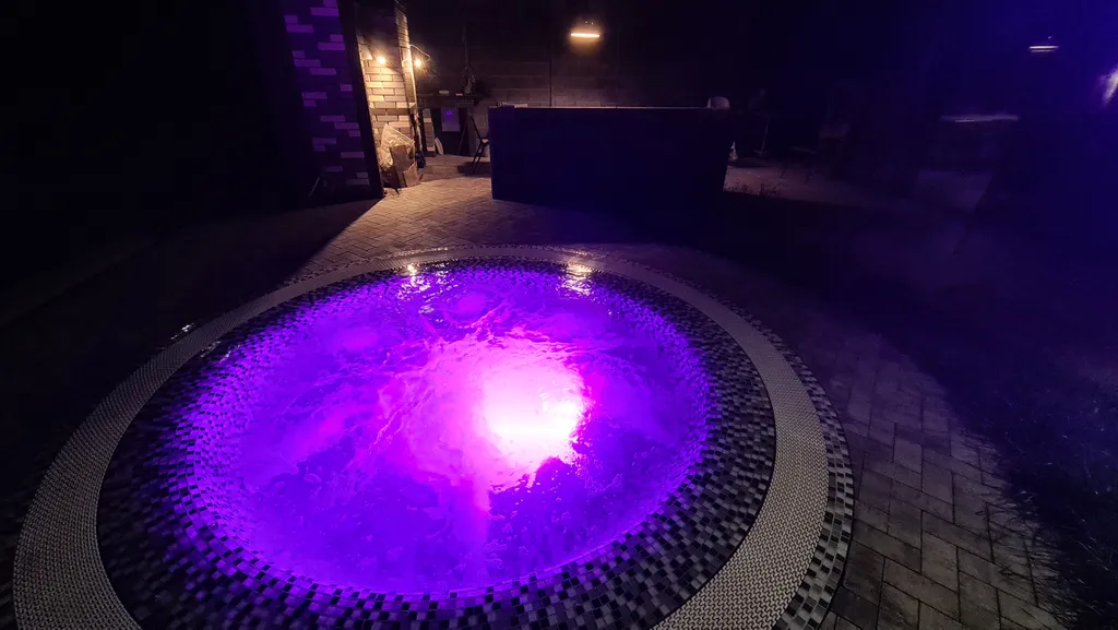 Двухкомнатная квартира с кухней, бассейном, джакузи и мангалом, баней