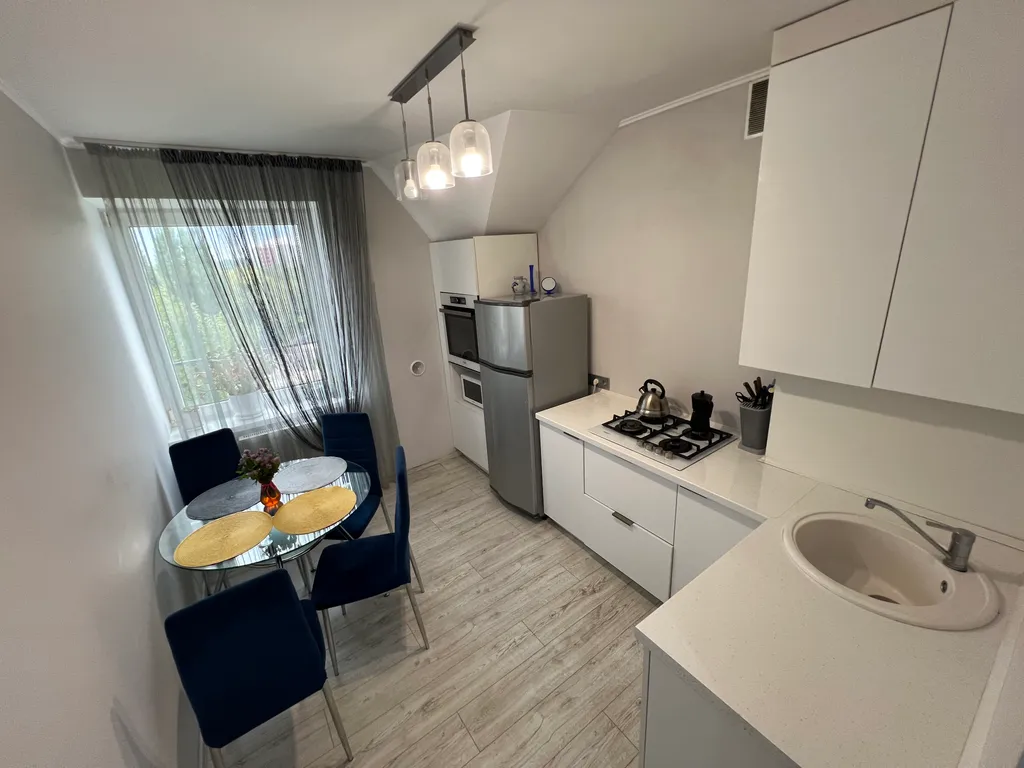 Уютная квартира в пешей доступности от моря