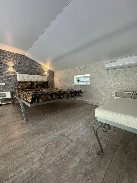 Уютная дизайнерская квартира в загородном доме