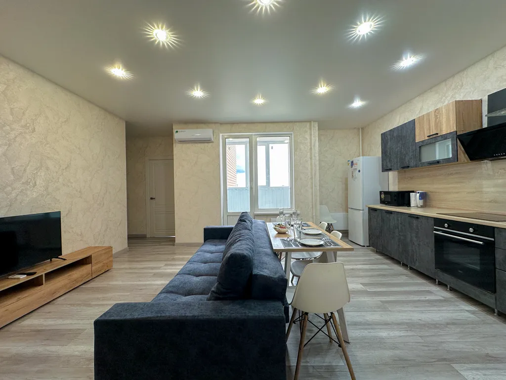 Просторная и стильная квартира у новой набережной