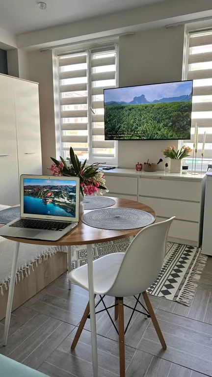 Студия с подогреваемым бассейном в клубном поселке