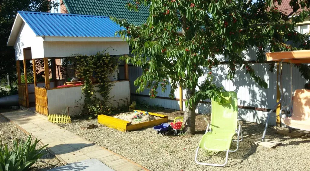 Уютная просторна часть дома на 2 этаже под ключ с бассейном и беседкой