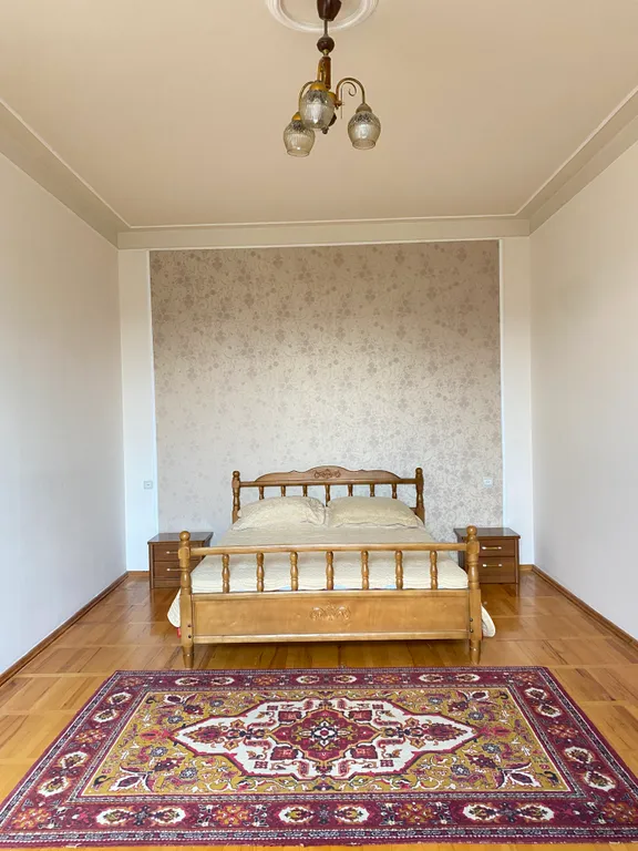 Большой уютный загородный дом с садом