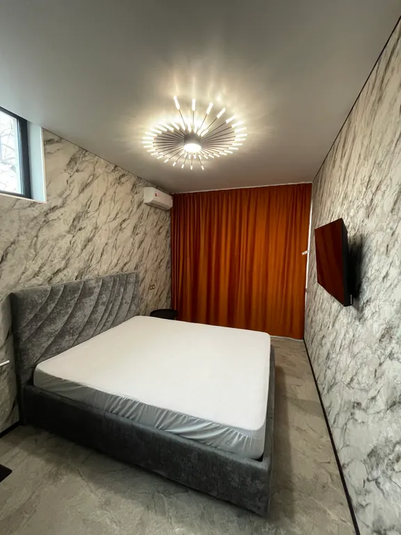 Квартира Квартира Студия с балконом на 1 этаже. Центр. Парковка. — Севастополь