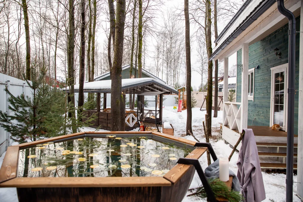 Коттедж Дом с баней и чаном в лесном участке на полуострове Истринского водохр — Логиново