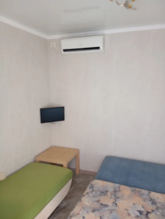 Небольшой трехместный номер с удобствами