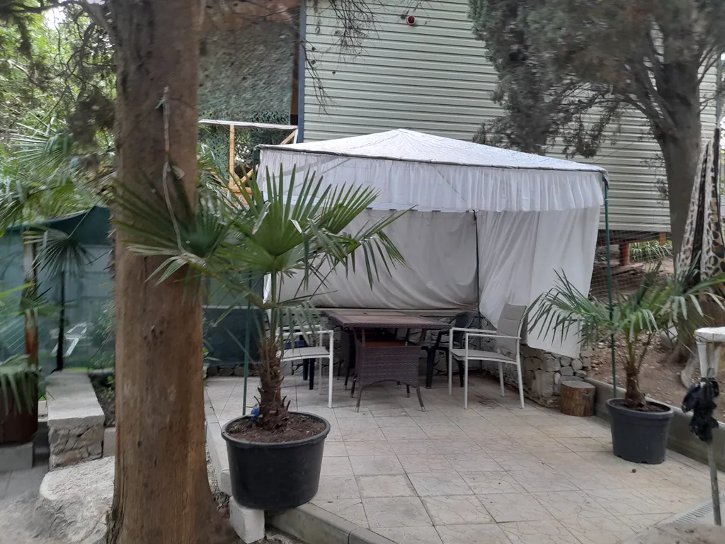 Коттедж Коттедж Уютная дача с зеленым двором и в 5 минутах ходьбы к морю — Кацивели