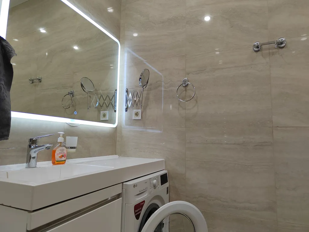 Первая линия моря, двухкомнатная квартира с евро ремонтом