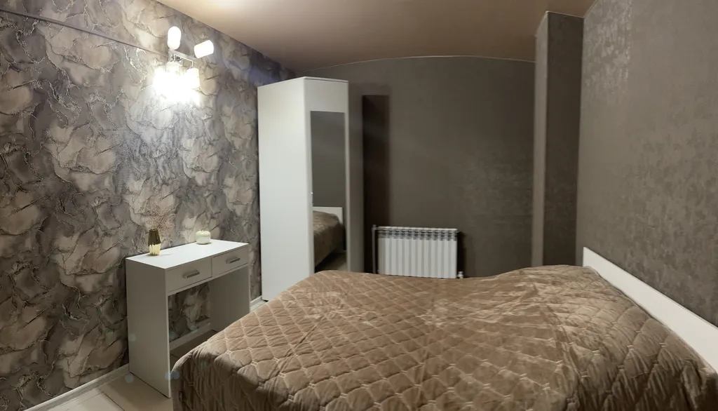 Дом с баней и беседкой на реке