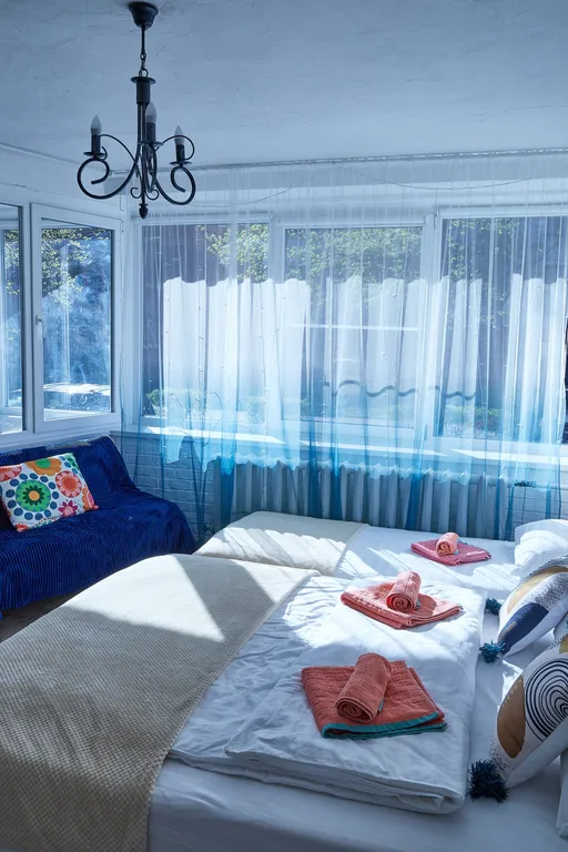 Просторный крутой апартамент с панорамными окнами