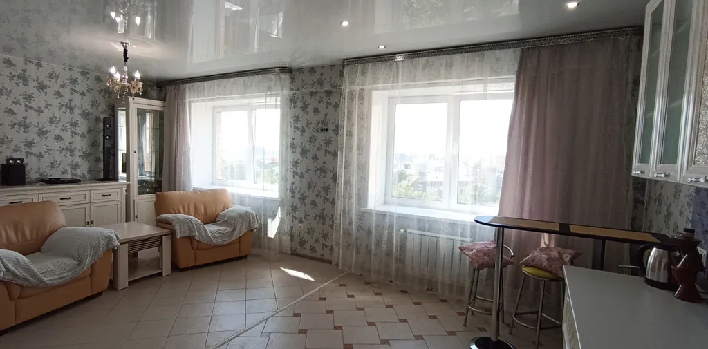 Большая квартира с джакузи и видом на город