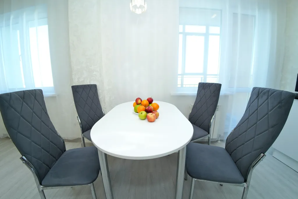 Комфортные апартаменты с видом на метромост и центр