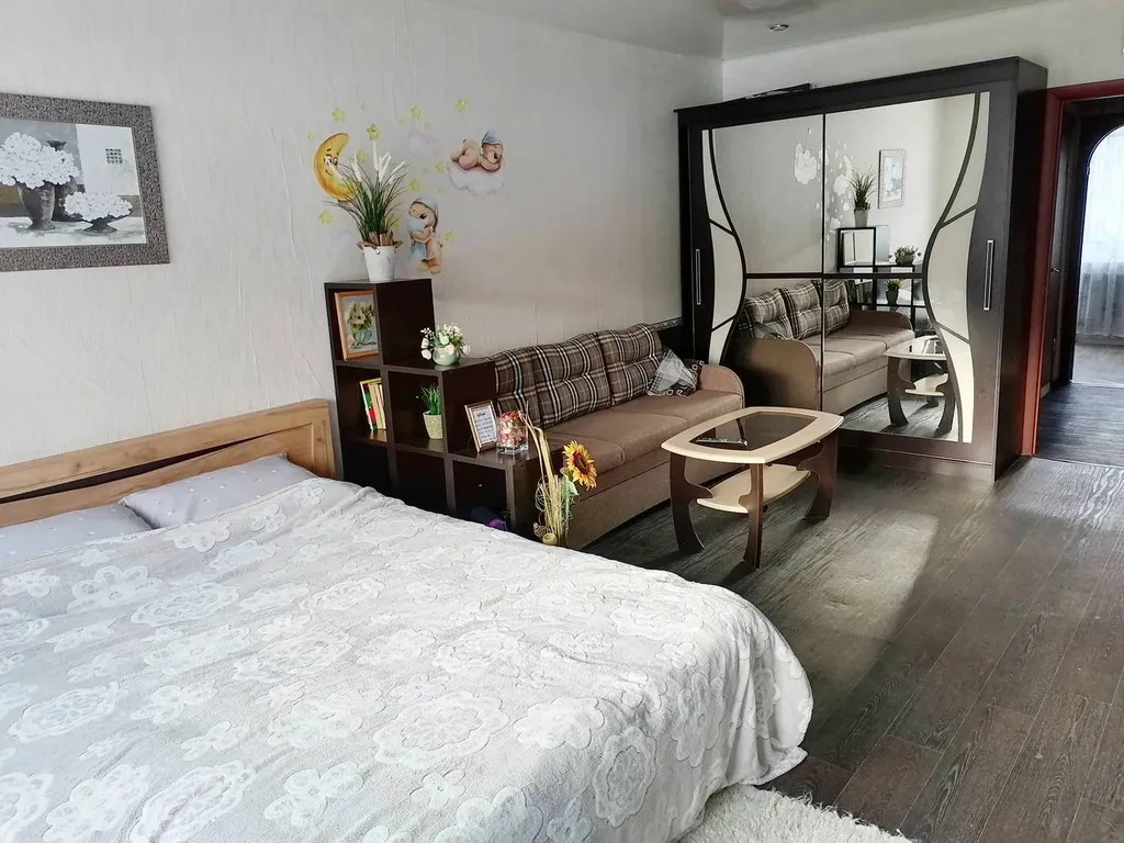 Квартира Квартира с видом на Тихвинский монастырь — Тихвин