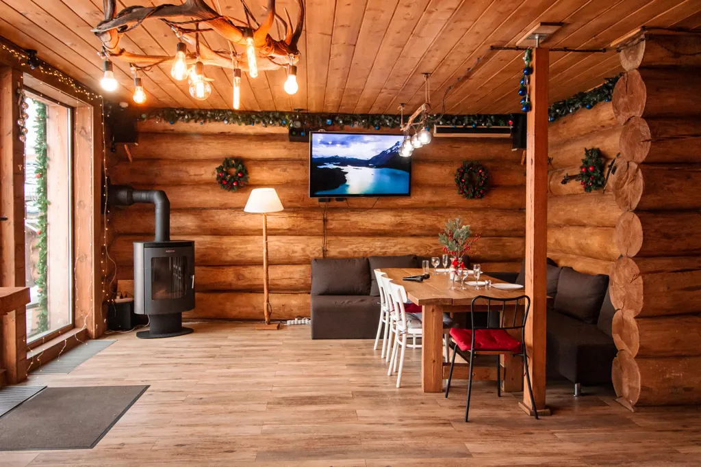 Шале на берегу реки с баней и горячей купелью